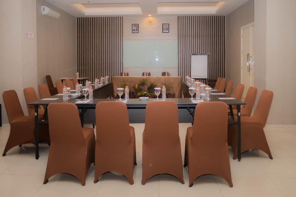 Ascent Premiere Hotel And Convention Маланг Экстерьер фото