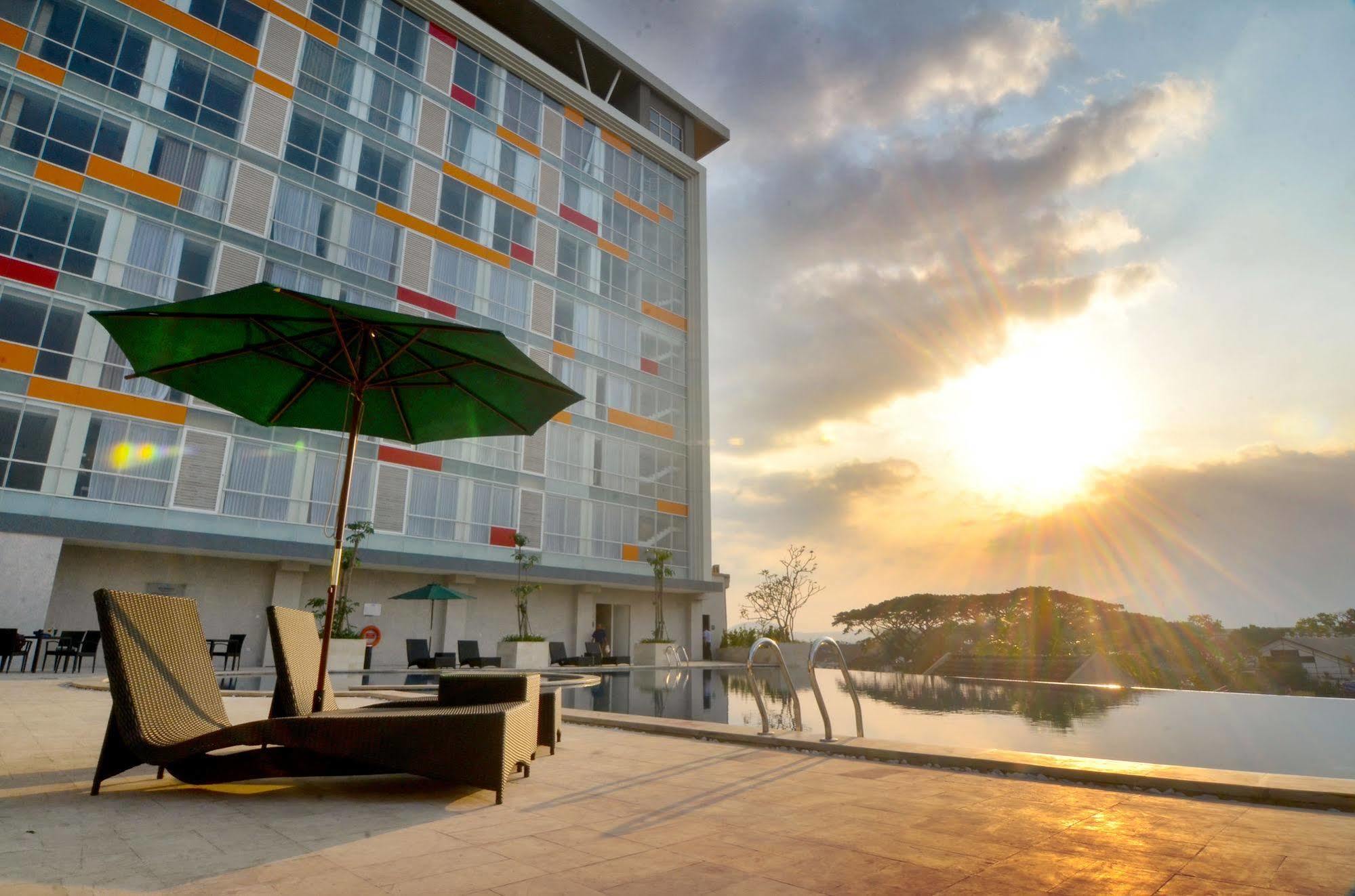 Ascent Premiere Hotel And Convention Маланг Экстерьер фото